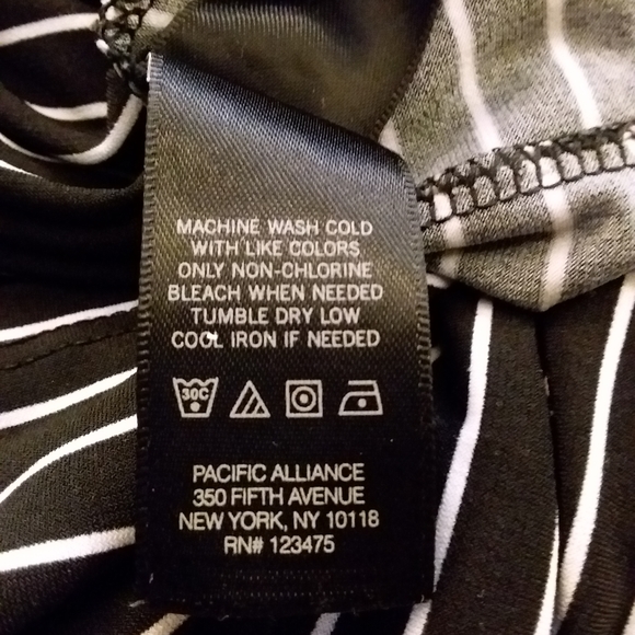 Kenneth Cole Reaction Black/White Stripe Knot Dress or Beach Cover-up - Picture 10 of 10